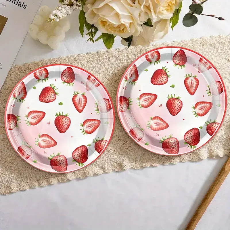 Strawberry-themed plates 23cm
