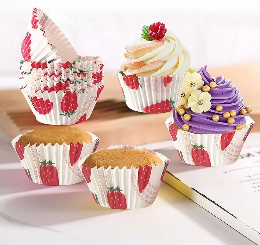 Strawberry-themed paper cups for cupcake