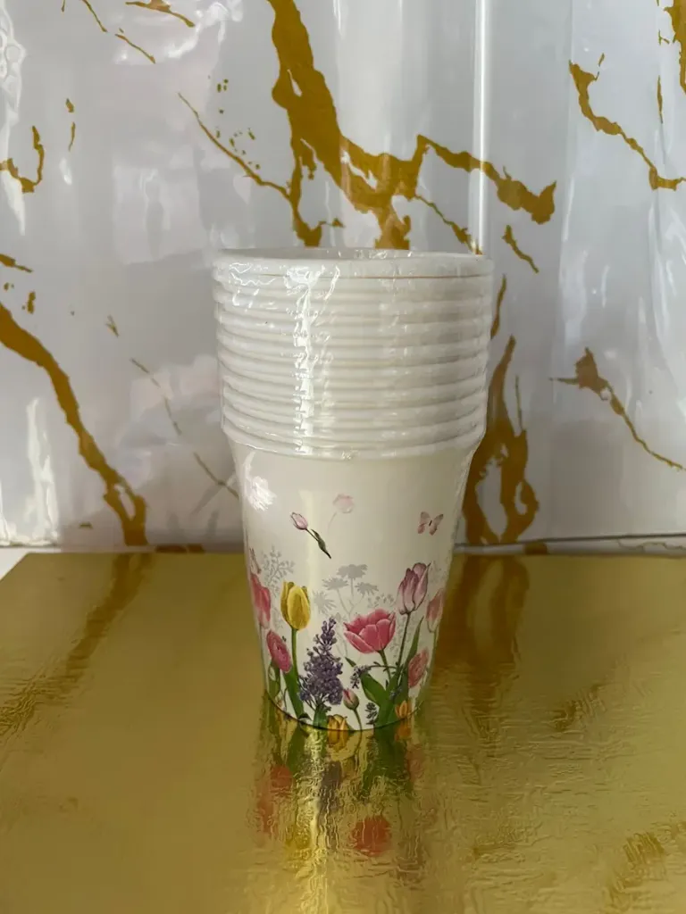 Floral-theme cups