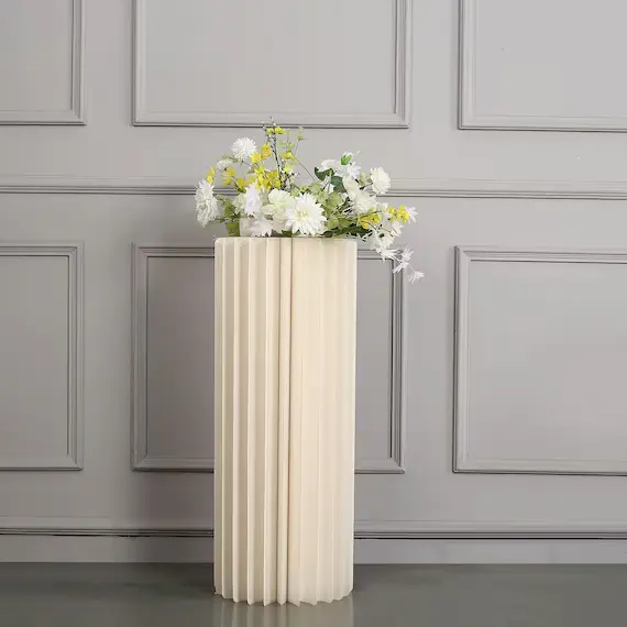 Foldable paper cylinder plinth (pedestal stand). It is widely used as an elegant display column for weddings, birthday parties, and various formal celebrations. size 60cm*30cm