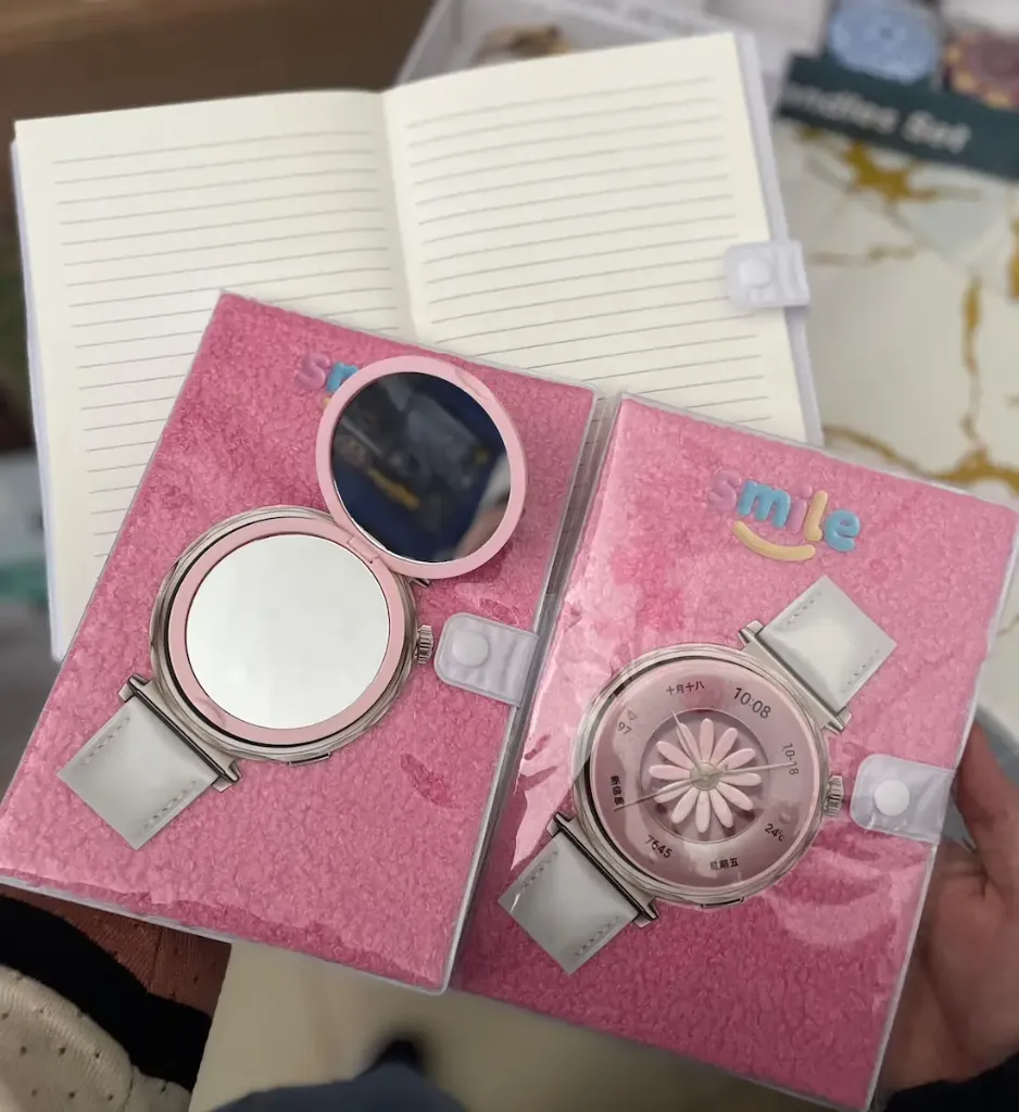Notebook with mirror