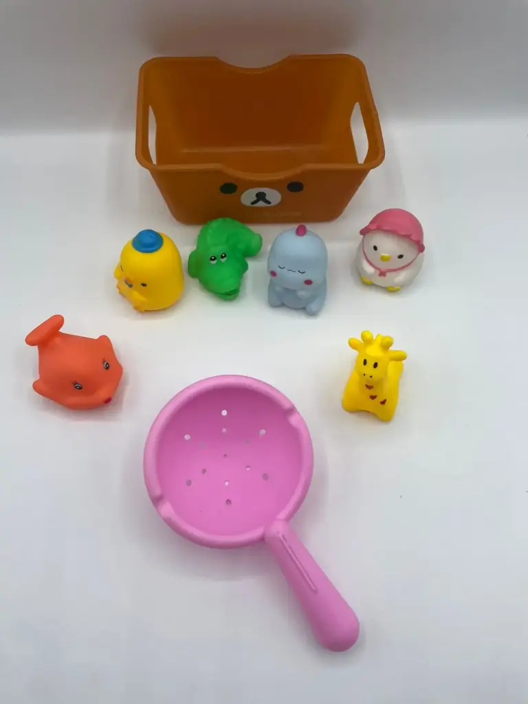 Squeaky Bath Toys Mini Animal Rubber Pack of 6 Squeaky Toys with Catch Net, Includes a Ferris wheel, a sliding track for ducks, and gear mechanisms.