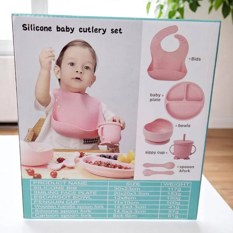 مصنوعة من 100% سيليكون صالح للطعام، وهو خالٍ من مادة BPA، وغير سام، وخالٍ من الرصاص، وخالٍ من الفثالات، وخالٍ من مادة PVC، مما يضمن سلامة الأطفال. مصنوعة من 100% سيليكون صالح للطعام، وهو خالٍ من مادة BPA، وغير سام، وخالٍ من الرصاص، وخالٍ من الفثالات، وخالٍ من مادة PVC، مما يضمن سلامة الأطفال (Pink)