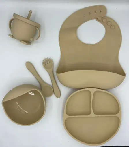 Silicone feeding set, It is made of 100% food-grade silicone, which is BPA-free, non-toxic, lead-free, phthalate-free, and PVC-free, ensuring safety for babies It is made of 100% food-grade silicone, which is BPA-free, non-toxic, lead-free, phthalate-free, and PVC-free, ensuring safety for babies